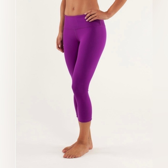 LULULEMON Wunder Under Crop Réversible - Tender Violet/ Black - Picture 2 of 8